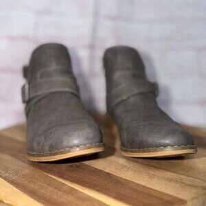 Rocket Dog Women's Ankle Boots with Buckle Detail Size 7